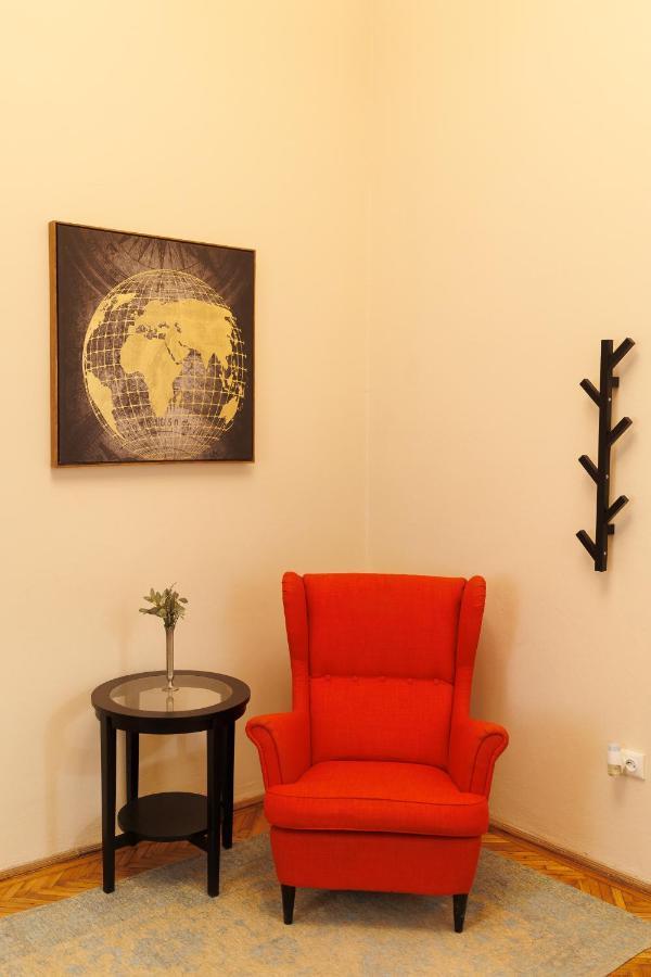 Spacious Flat In Old Town Wi-Fi ティミショアラ エクステリア 写真