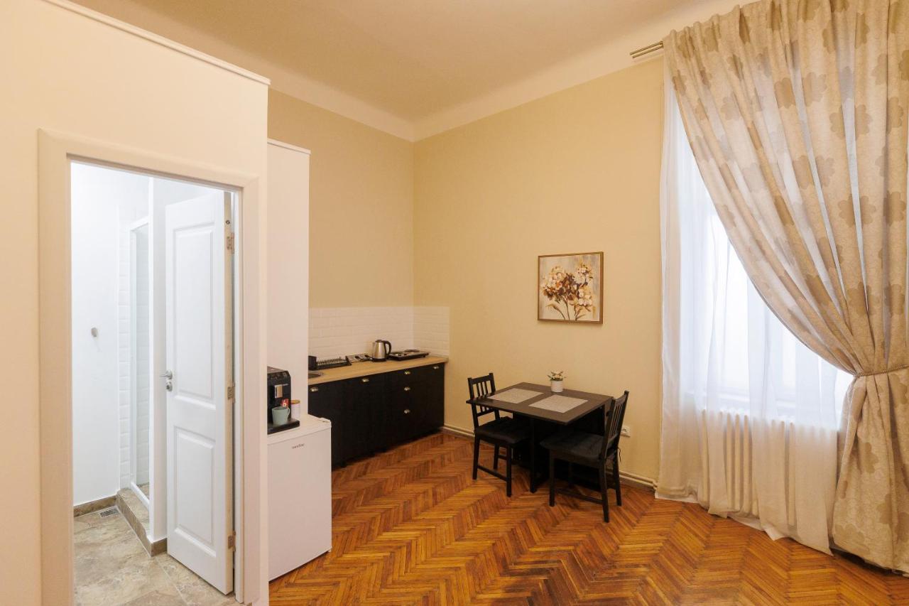 Spacious Flat In Old Town Wi-Fi ティミショアラ エクステリア 写真
